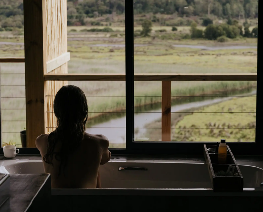 EMILY-MOON-NEW-SUITES-BATHROOM-WEB-SIZE-4-1